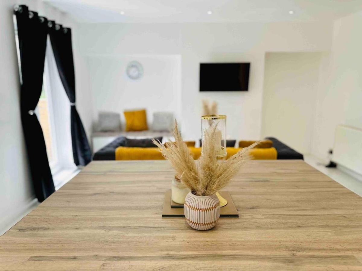 Charming 3-Bed Home Minutes From City Centre Nottingham Esterno foto