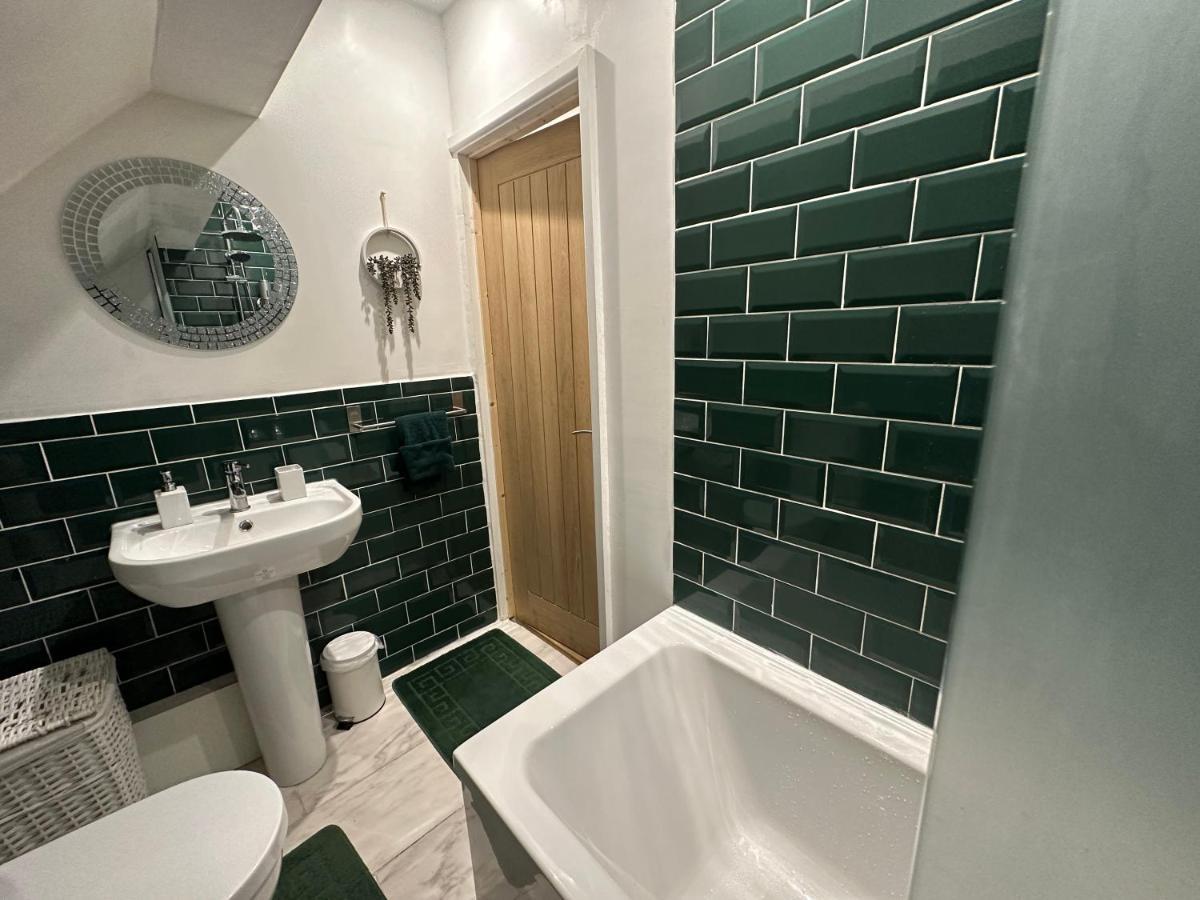 Charming 3-Bed Home Minutes From City Centre Nottingham Esterno foto